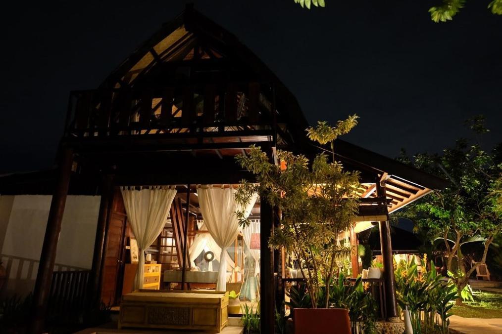 Le Kekeri Villas Collection Mataram Exterior photo